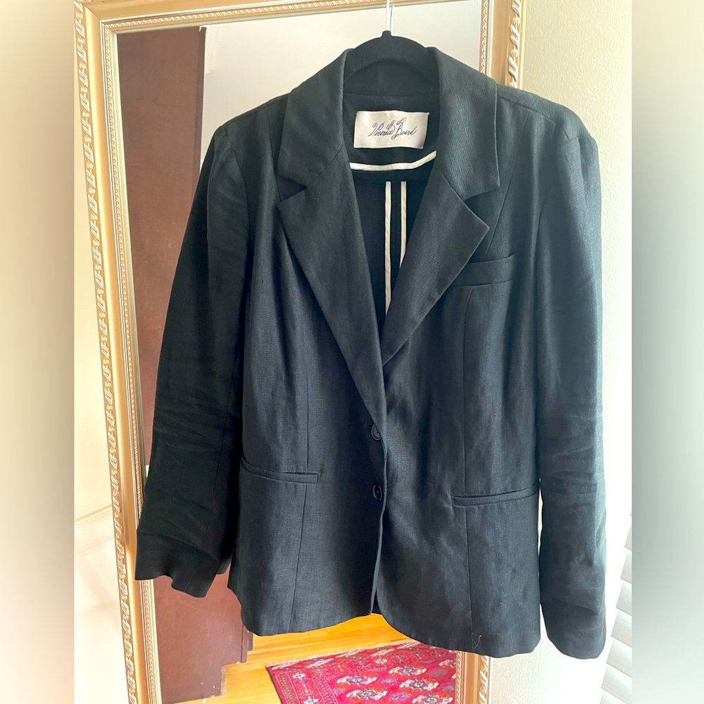 Make an offer!!
🌸SPRING SALE🌸

Veronica Beard 100% Linen Blazer